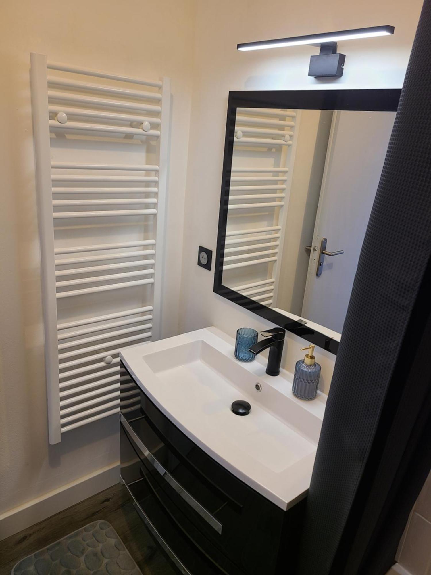 Apartament Joli T2 Proche Gare Avec Vue Annemasse Zewnętrze zdjęcie